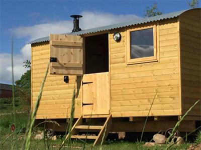 The Shepherd's Hut with seasonal swimming pool