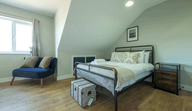 The Willow - Studio 22
