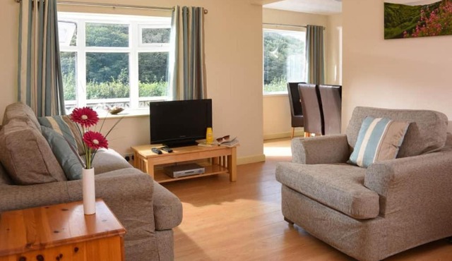 Waney Edge 2 | 2 Bed Chalet Sleeps 6 (Pet friendly)