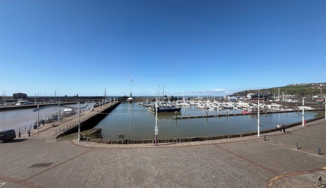 Waterfront Duplex | Right on the Harbour | 1BR