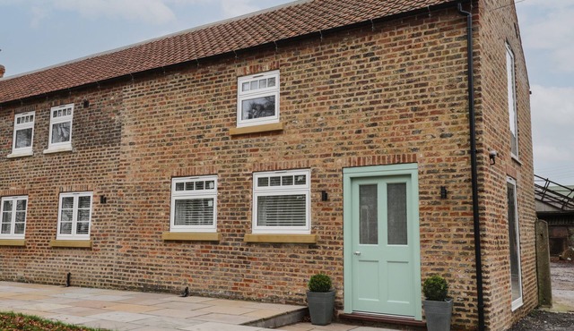 WINNIE'S STABLE, romantic, with a garden in Market Weighton