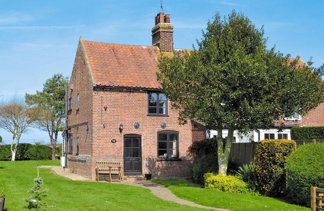2 bedroom accommodation in Happisburgh