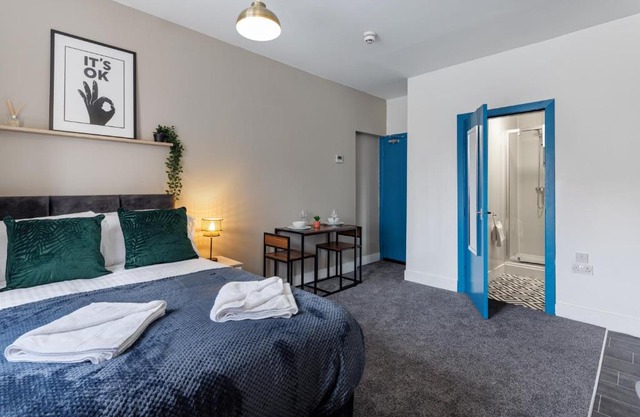 City Centre Studio 1 with Free Wifi and Smart TV by Yoko Property