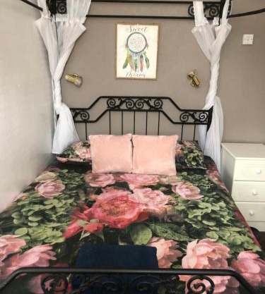 Melrose Hotel