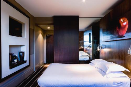 Mour Hotel 
