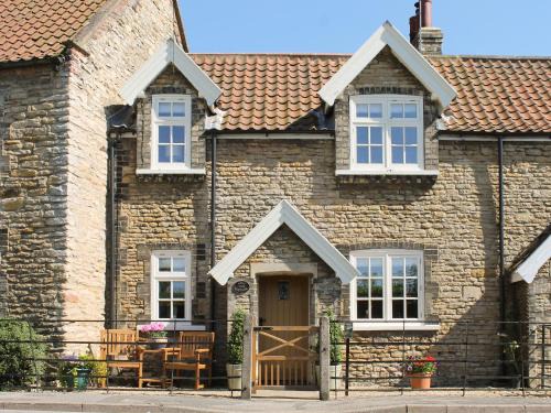 Pond Cottage 