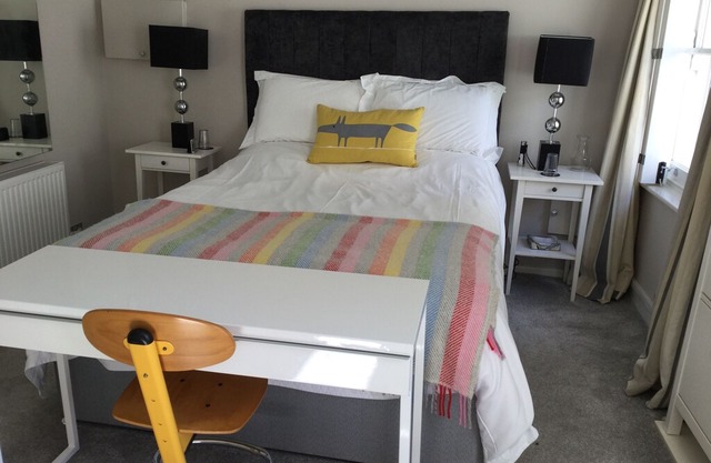Smart flat in central Cheltenham