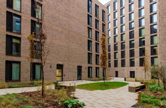 Students Only - Comfortable Room in a central location