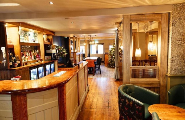 Horseshoes Inn 