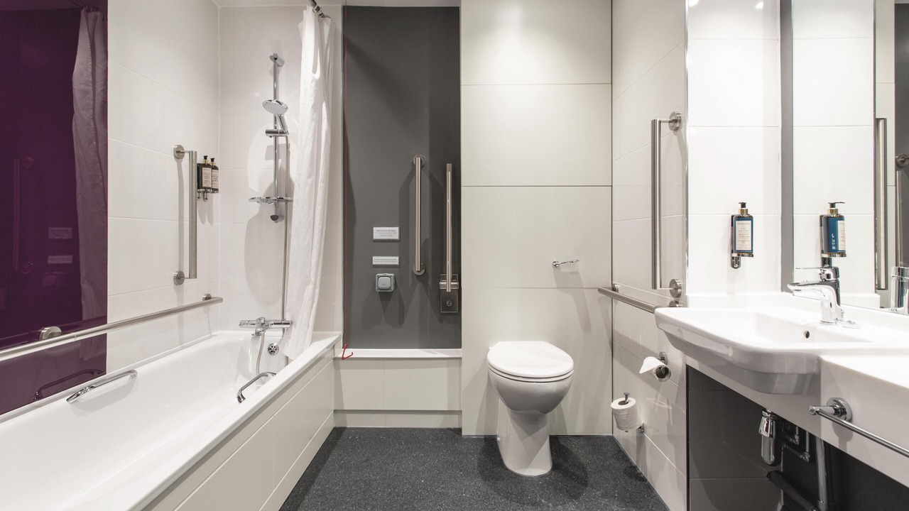 Photo of Bathroom in City Centre Glasgow