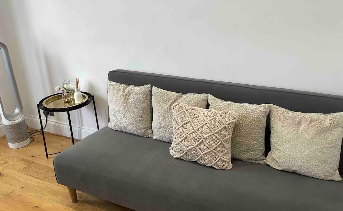 Photo of Livingroom in Glasgow Westend