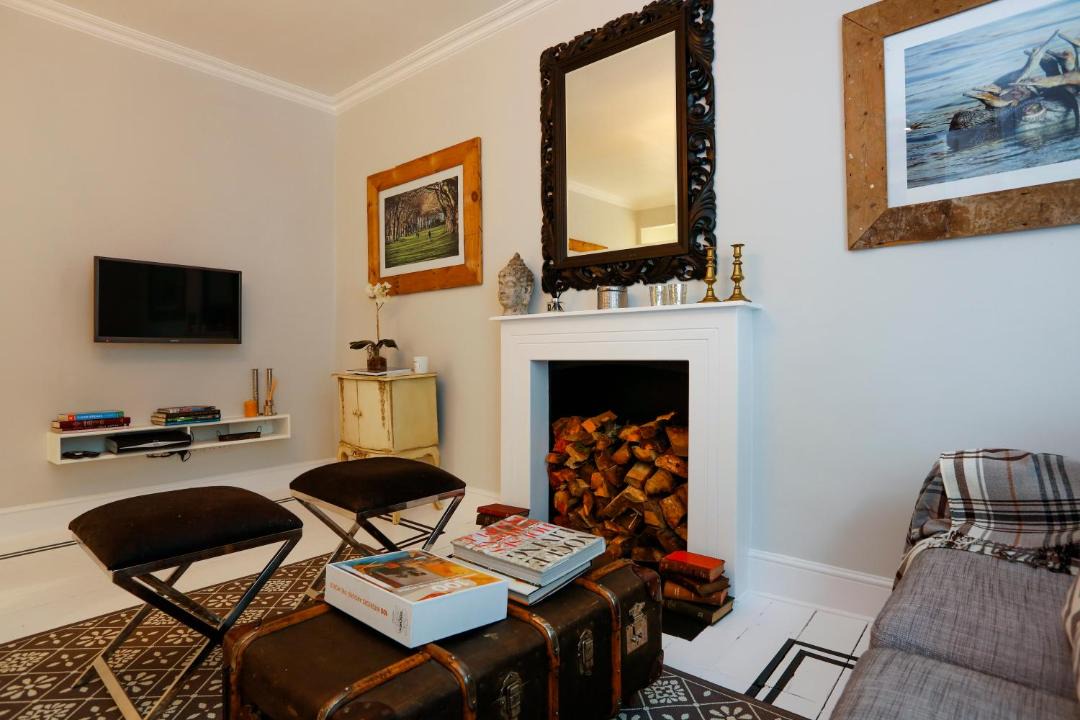 Photo of Livingroom in East Putney