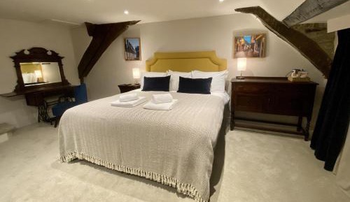 Deluxe King Room